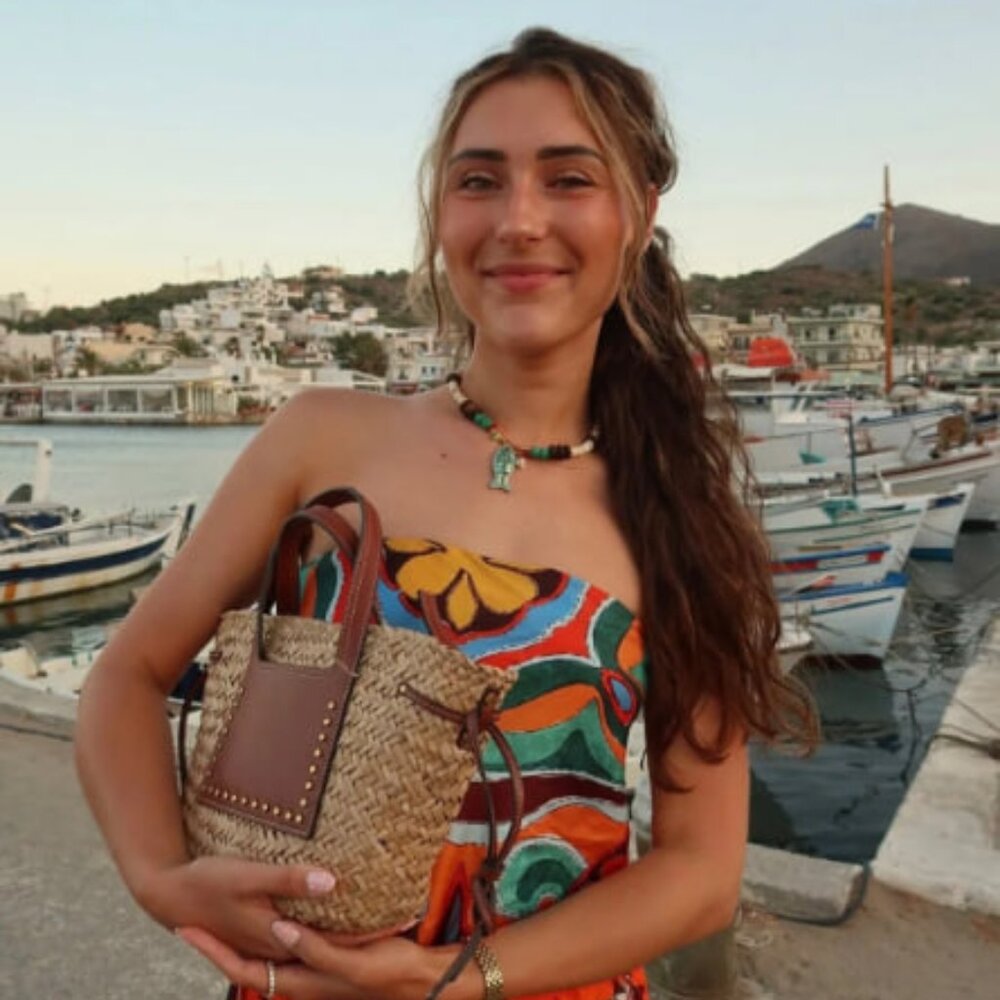 Meet your Posher, Emma